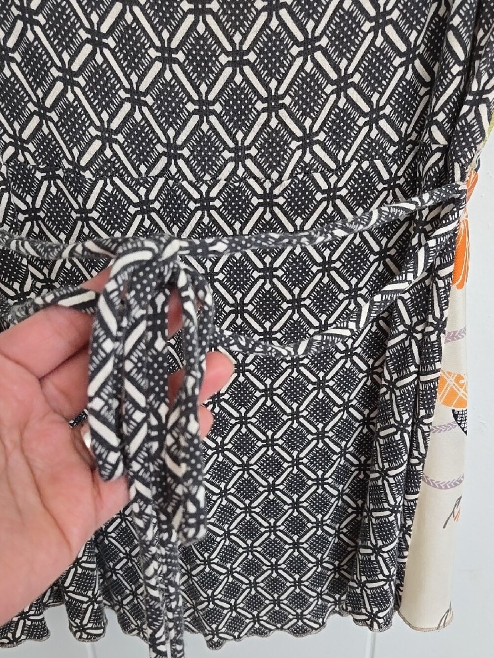 100% Silk Anthropologie Tiny Floral Printed V-Neck Sleeveless Top Size M - Picture 9 of 12